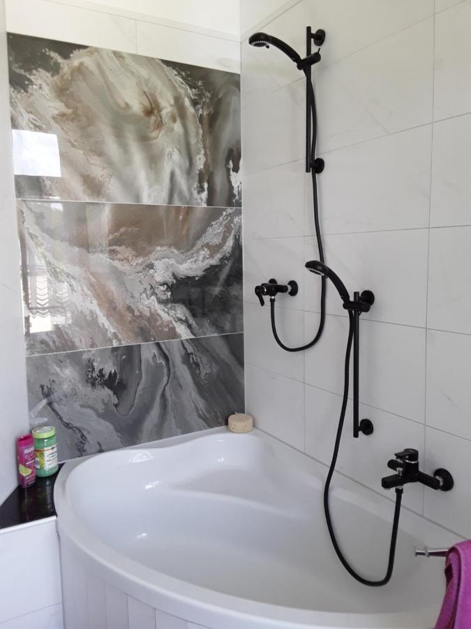Ferienwohnung Rote-Villa 2 حصن مارينبيرغ المظهر الخارجي الصورة